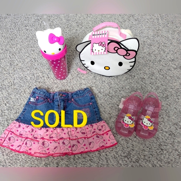 Hello Kitty Bundle - Tumbler, Lunch Bag and Jelly Sandals - Picture 1 of 16